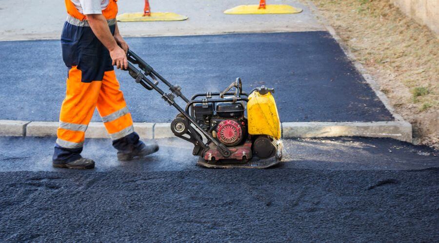 Professional gutter cleaning in Canyonville, OR
